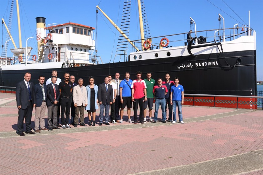 Bandirma Vapurunu Karadan Yuruttuler Trabzon Haberleri