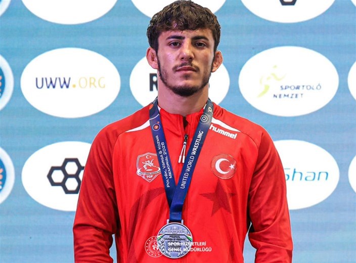 Milli güreşçilerimizden 2 madalya! 