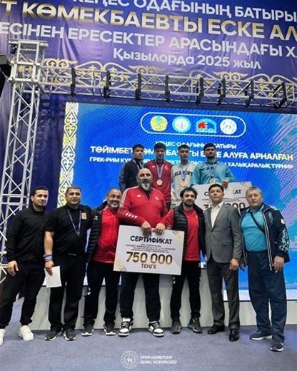 Milli güreşçilerimizden 5 madalya!