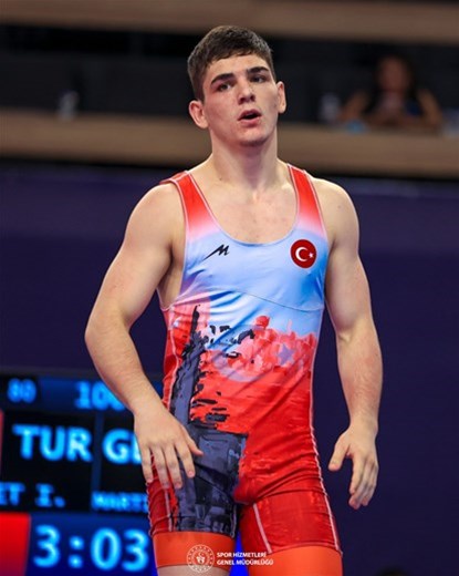 Güreşçimiz İsmail'den bronz madalya! 