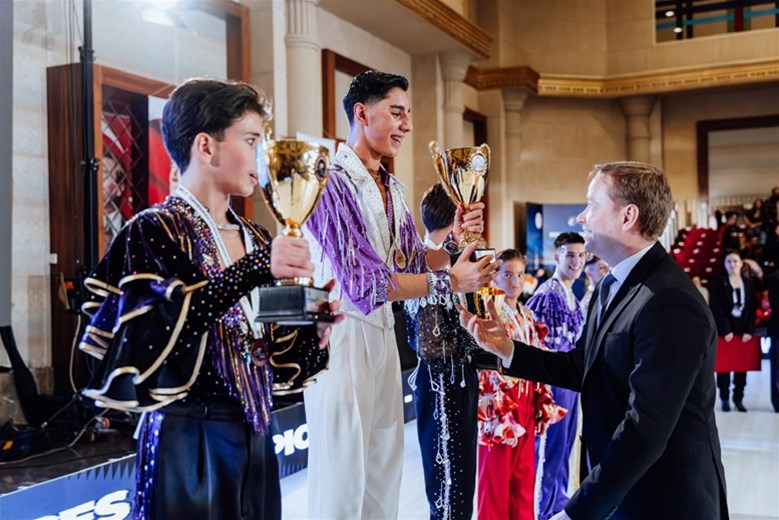 Dansçılarımızdan 4 altın, 2 gümüş ve 7 bronz madalya!