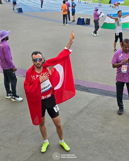 Oğuz'dan gümüş madalya! 