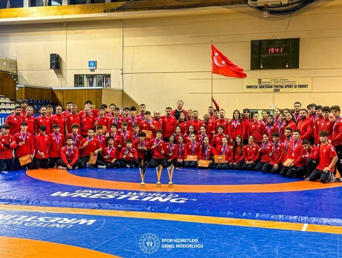 43 madalya da U20 güreşçilerimizden! 