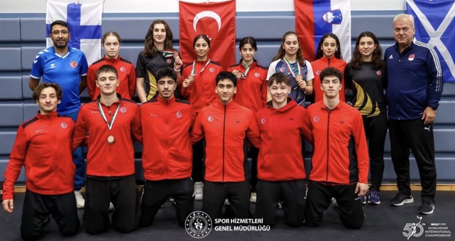 Badmintonda 3 bronz madalya!