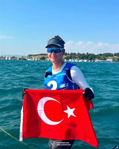 Yelkencimiz Derin, dünya şampiyonu! 