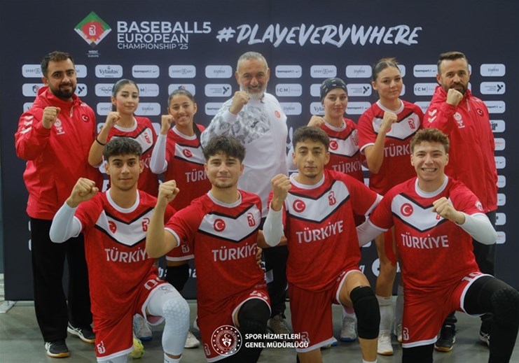 Beyzboldan tarihi başarı!